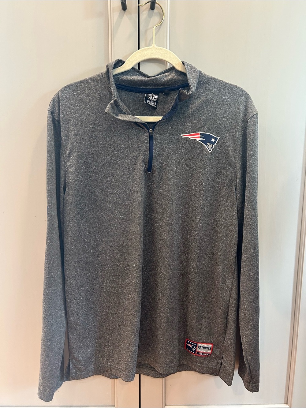 NFL Men's Heather Gray New England Patriots Quarter-Zip Pullover